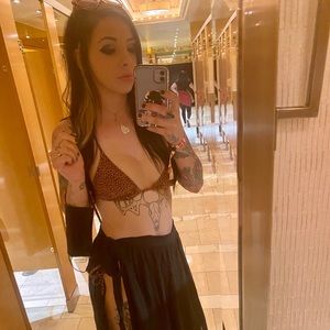 Meet your Posher, Taylor